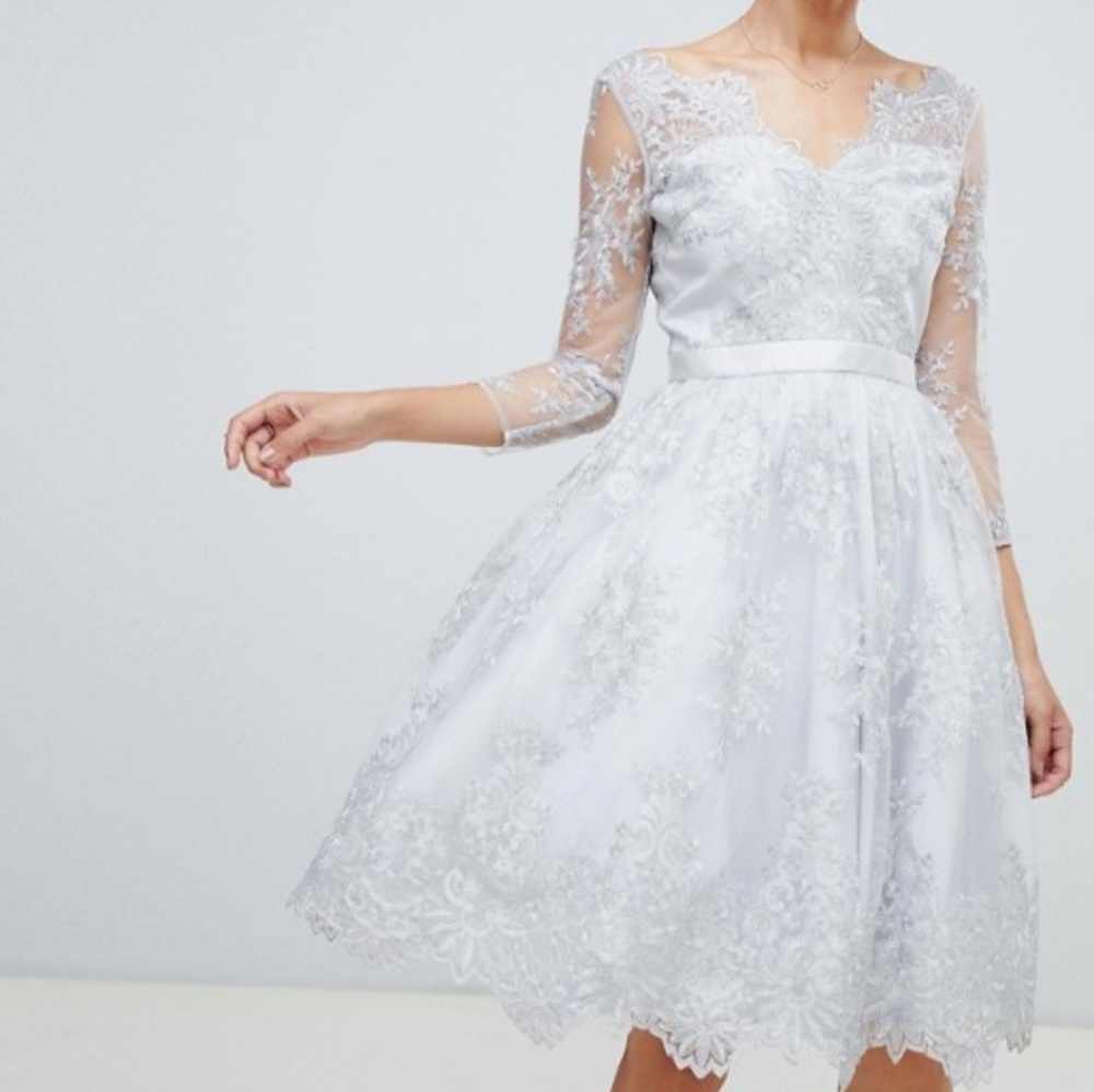 Chi Chi London premium lace scalloped neck midi dr